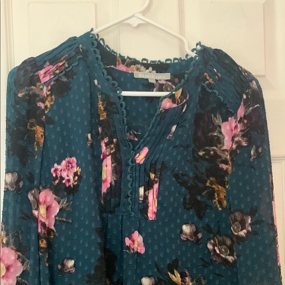 Daniel Rainn Blue Ruffled Floral Long Sleeve Blouse
